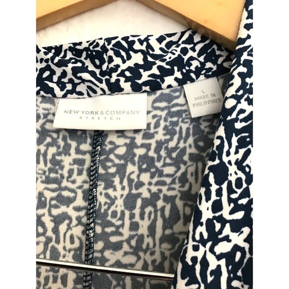 NEW YORK & CO. WOMEN'S BLUE/WHITE V-NECK LIGHT WEIGHT JUMPSUIT SIZE LARGE - Picture 4 of 8